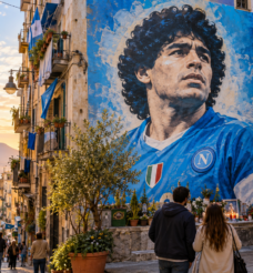 Il murale di Maradona rinasce: il nuovo Largo Maradona ai Quartieri Spagnoli